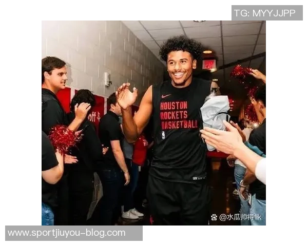 阿门坦言狄龙比赛中使用小动作已习以为常与其沟通无碍相互理解成默契